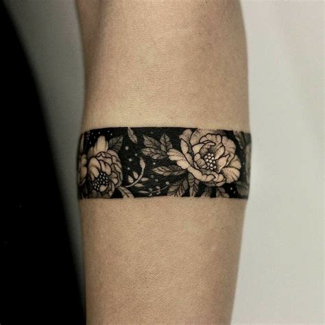 arm band tattoo women